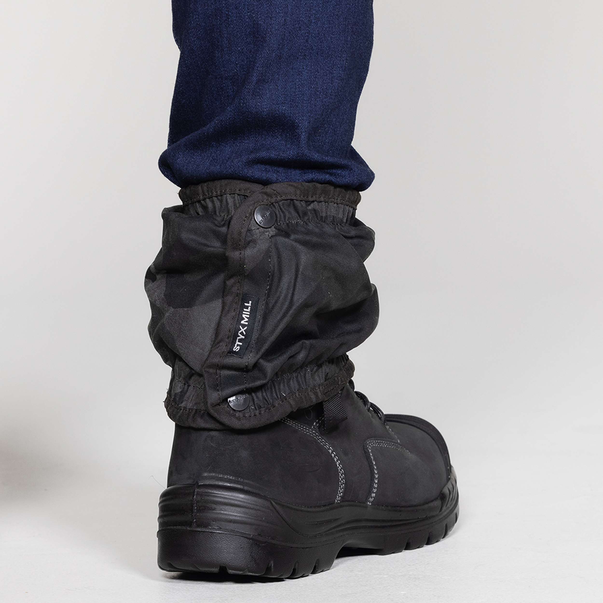 Oilskin Domed Camo Alpha Gaiters