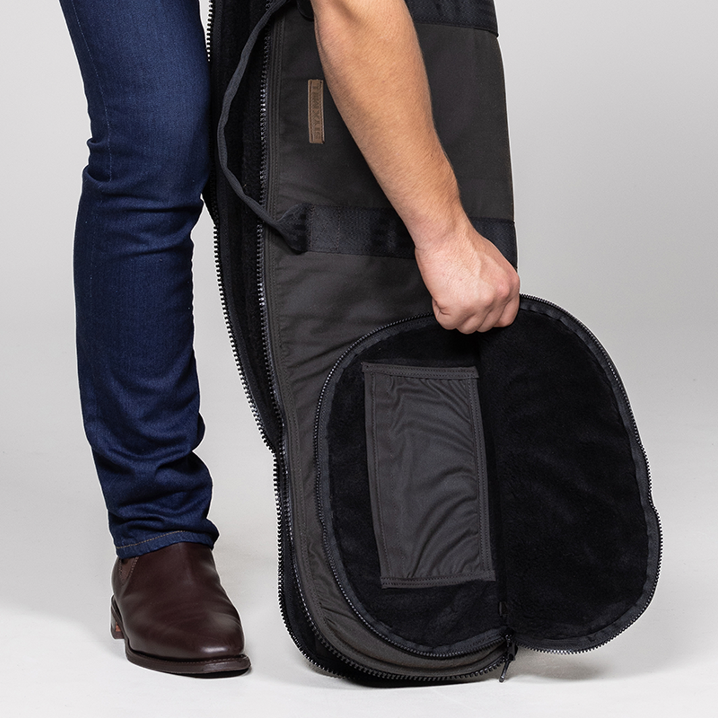 Oilskin Multi Pocket Gun Bag